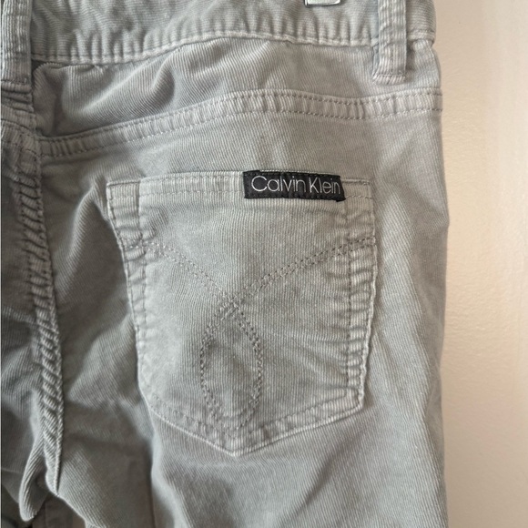 Calvin Klein Light Gray Corduroy Jeans – Size 4 – Soft & Stylish - Picture 3 of 6